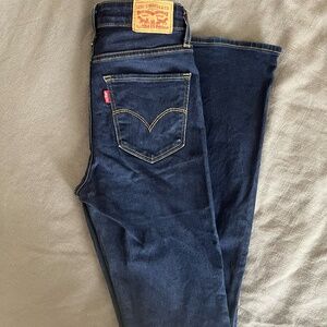 Levi's 725 High Rise Bootcut Jeans